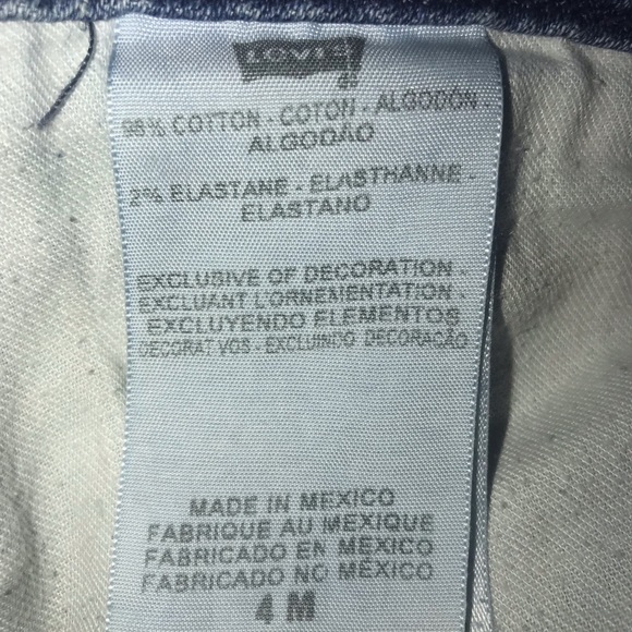 Levi’s 545 Jeans. Size 4 - Picture 4 of 5